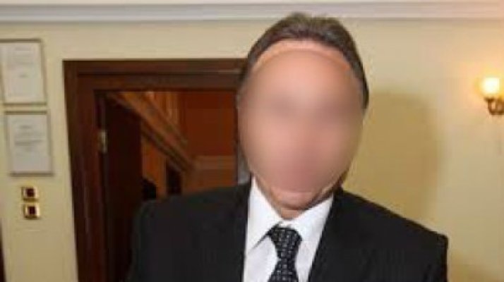 Un cunoscut politician divorţează de soţia sa